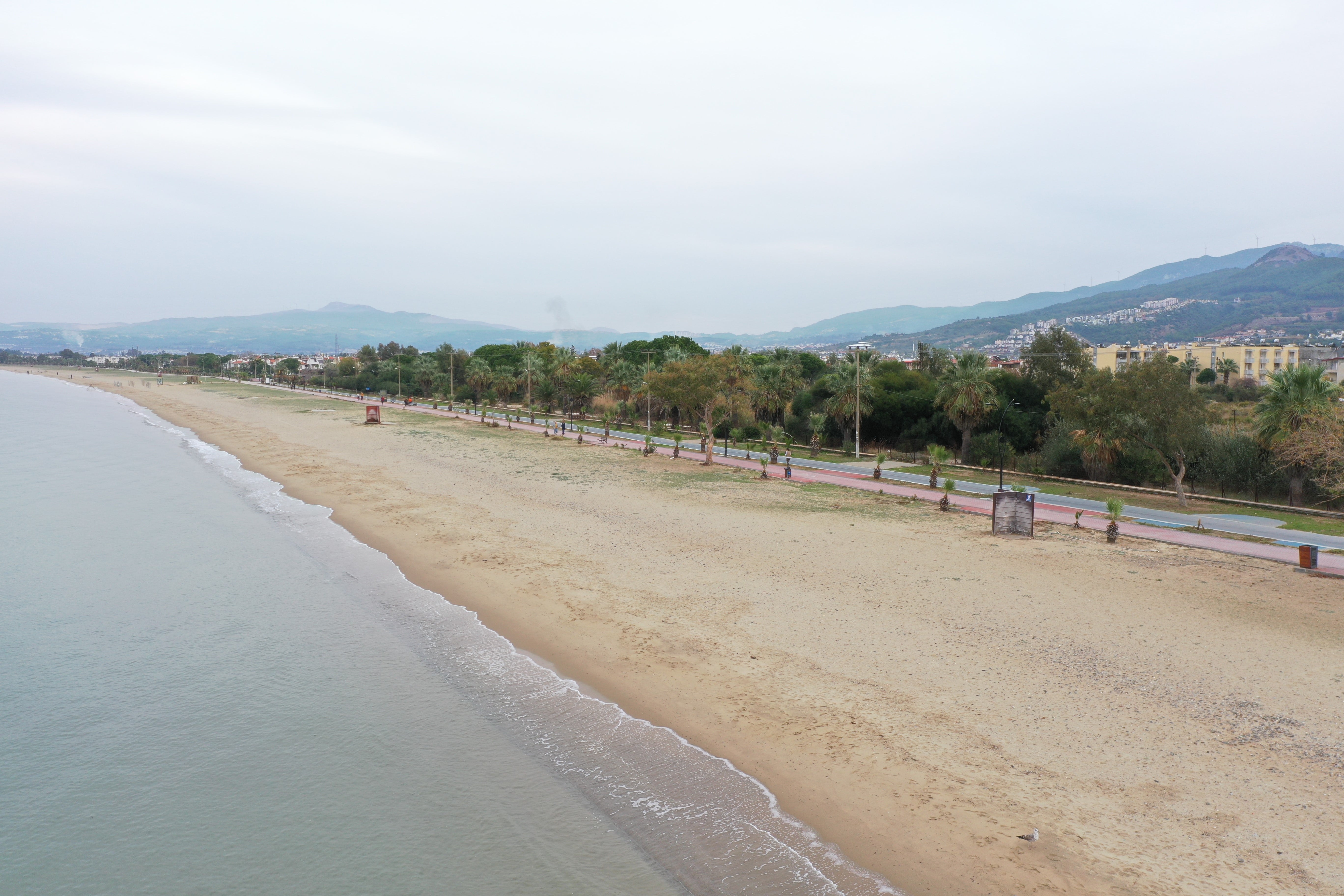 Medos Beach Hotel önündeki Güzelçamlı sahili