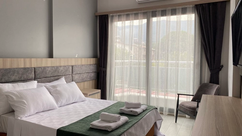 Medos Beach Hotel Aile Odası – Fransız Balkon