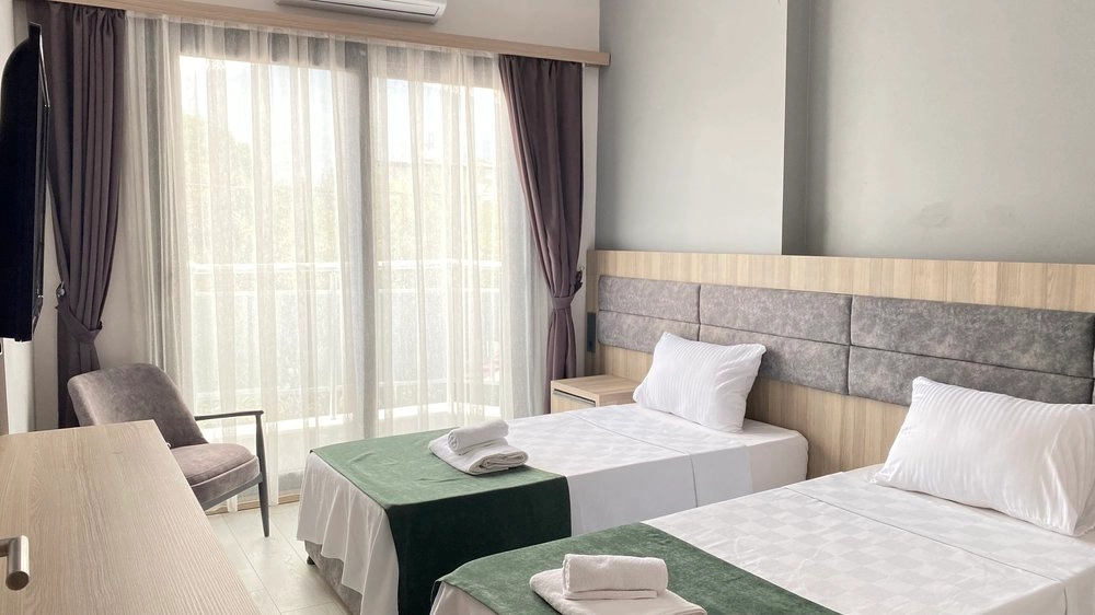 Medos Beach Hotel Aile Odası – Banyo