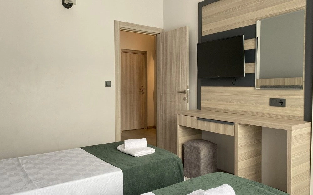 Medos Beach Hotel Aile Odası – Oda Genel Görünüm Güzelçamlı